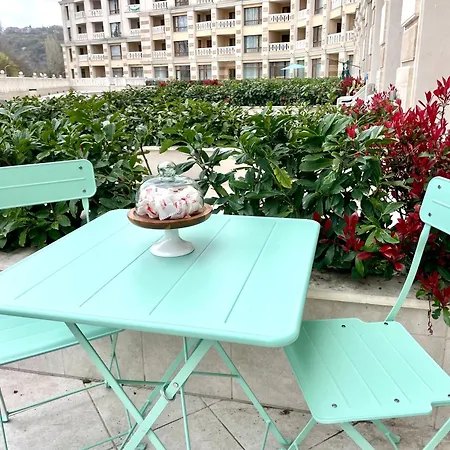 Coral Bay - Beachfront With Free Parking Apartman Várna