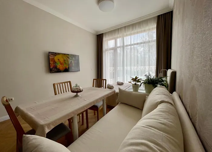 Coral Bay - Beachfront With Free Parking