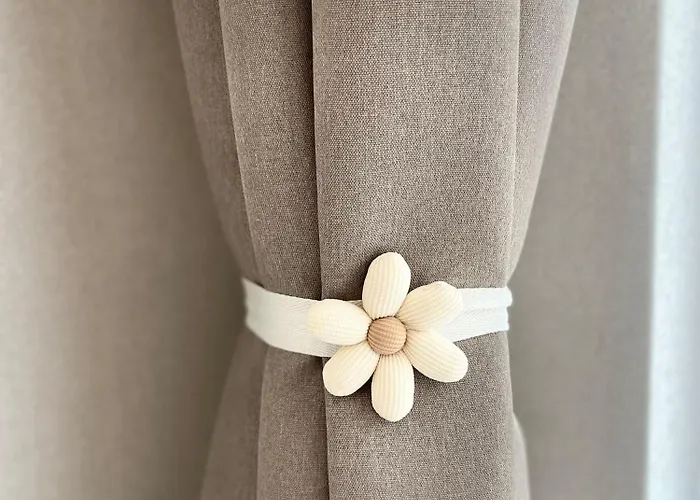 Coral Bay - Beachfront With Free Parking * Warna