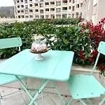 Coral Bay - Beachfront With Free Parking Appartamento Varna