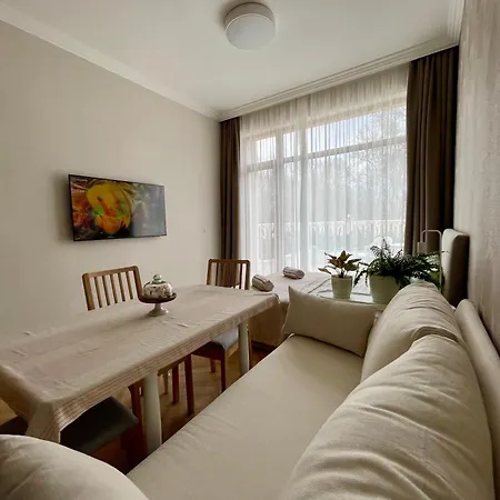 Coral Bay - Beachfront With Free Parking