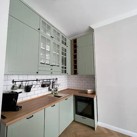 Coral Bay - Beachfront With Free Parking Warna