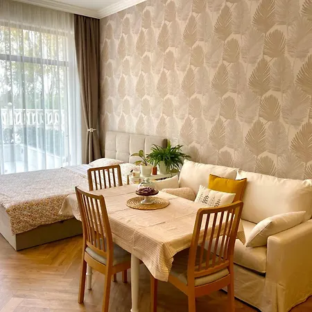 아파트 Coral Bay - Beachfront With Free Parking 바르나