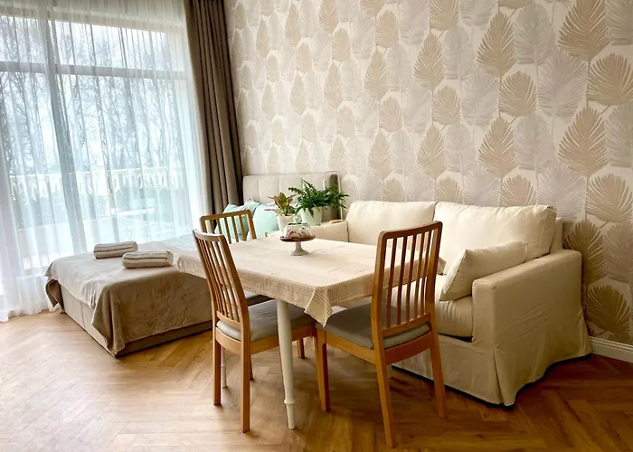 Coral Bay - Beachfront With Free Parking Appartement *