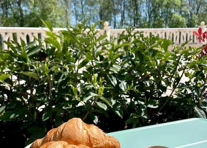 Апартаменты Coral Bay - Beachfront With Free Parking Варна